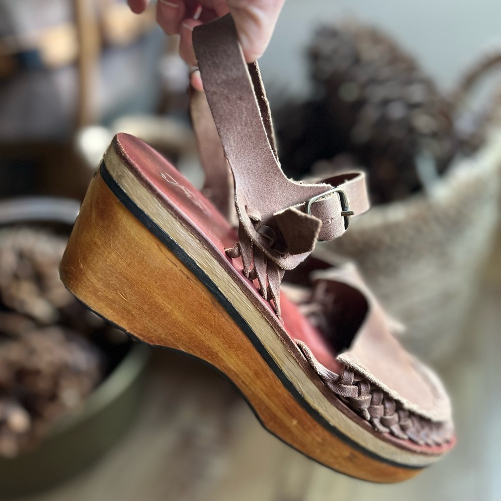 FREE PEOPLE Woven Leather Platform Clogs Wood Sole Brown Size 38 (US 7.5–8) - Picture 1 of 11